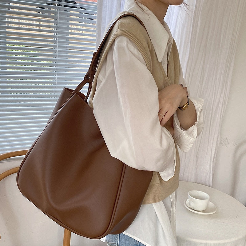 👜 Trend Large Capacity Female Shoulder Bag: Fashion Meets Function